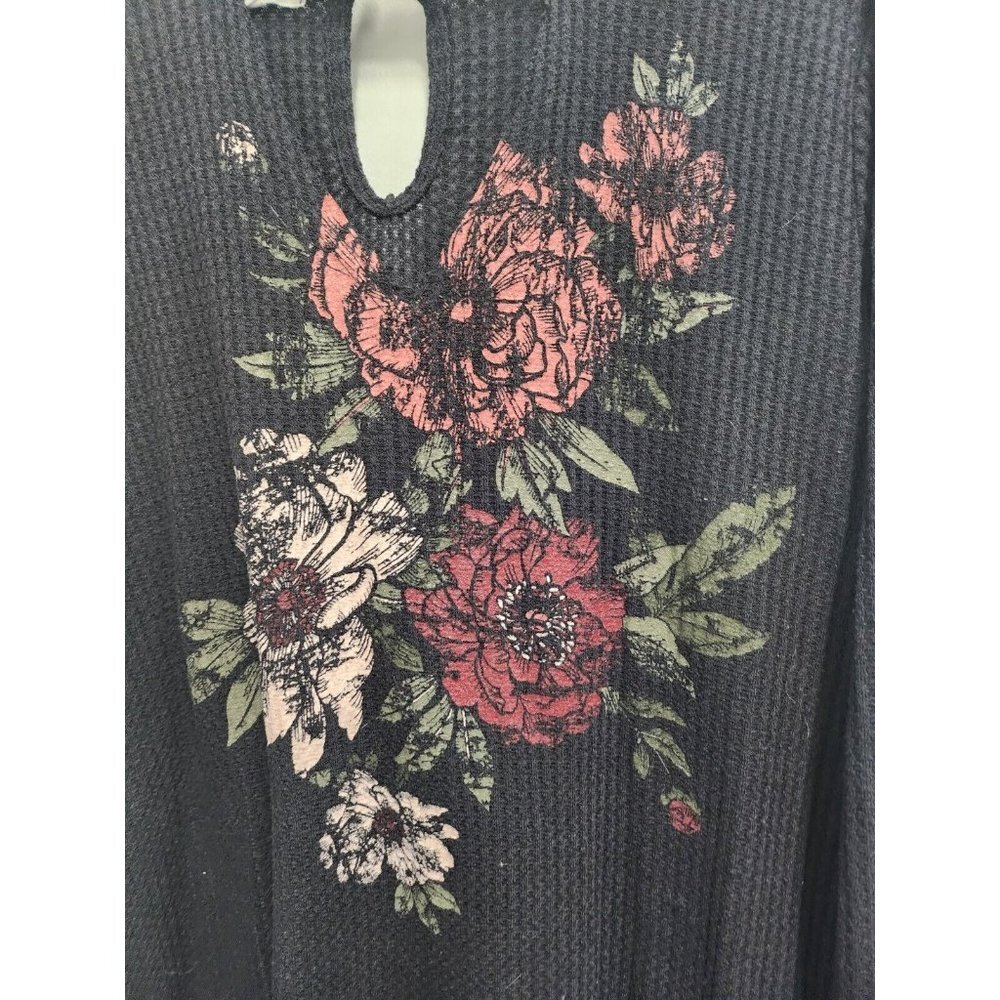 Maurices Womens Cutout Neck Thermal Tunic Top Size XL Black Floral 3/4 Sleeve - Picture 3 of 8